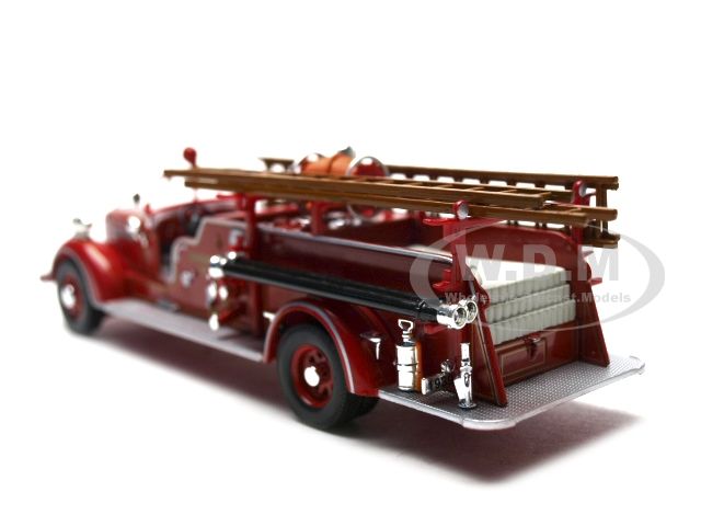   car model of 1939 Packard Fire Engine die cast car by Signature Models