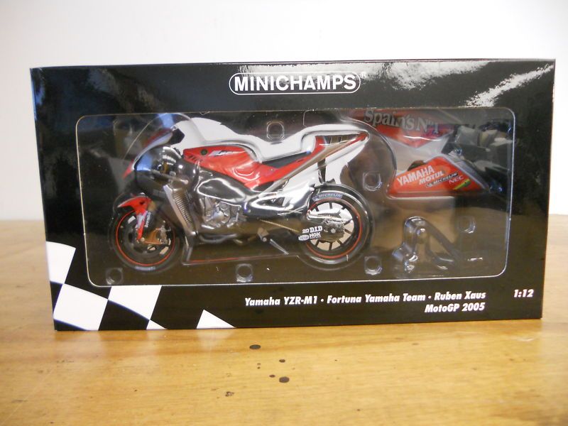 Minichamps 112 Yamaha YZR M1 Ruebn Xaus MotoGP 2005  