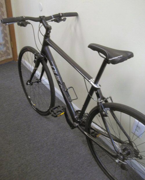 2010 Cannondale Quick 3 Bike   Excellent Condition  