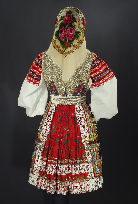 VINTAGE womans folk costume from Slovakia Zdiar Spis blouse skirt 