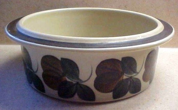 ARABIA FINLAND RUIJA 7 1/4 VEGETABLE BOWL GREAT  