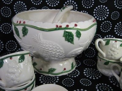 Vintage Ucagco Christmas Holly Punch Bowl Set 7 cups ++  