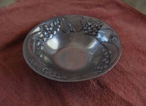 Vintage Wilton Armetale Metal 9.25 Bowl Cookware Fruit  