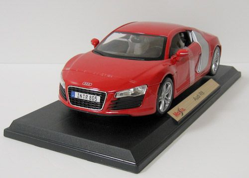 Audi R8 Diecast Model Car   Maisto   118 Scale   New in box   Red 