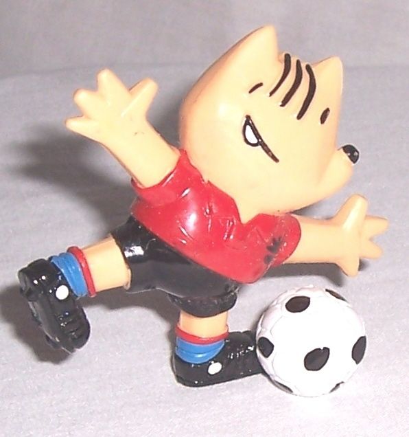 1992 BARCELONA SUMMER OLYMPICS MASCOT COBI SOCCER PLAYER  