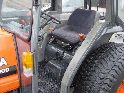 Compact Tractor   Kubota L4200, 42hp 4wd, cab, shuttle shift  