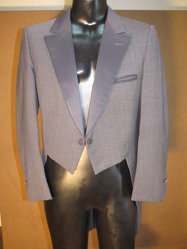 VINTAGE SILVER TAIL COAT PIERRE CARDIN SIZE 16 BOYS  