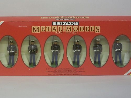 BRITAINS 7302 US MARINES SERGEANT + MARCHING FIGURES  