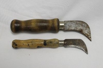 TWO ANTIQUE VINTAGE RED DEVIL KNIFE BLADES FOR LINOLEUM  