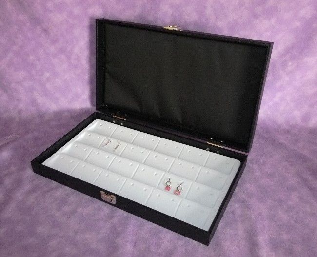 TRAVELING EARRING JEWELRY DISPLAY CASE FOR 48 EARRINGS WHITE  