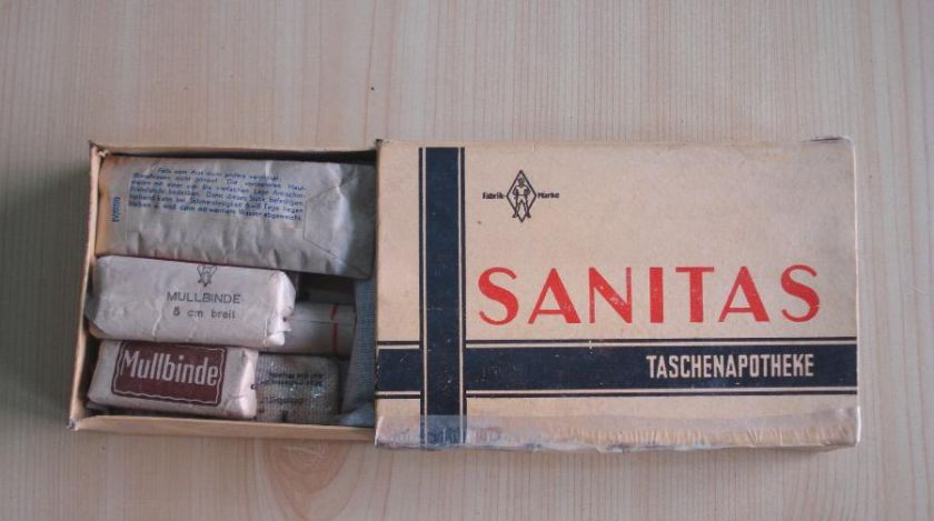 WWII ORIGINAL GERMAN YOUTH SCOUT FIELD FIRST AID KIT   SANITAS