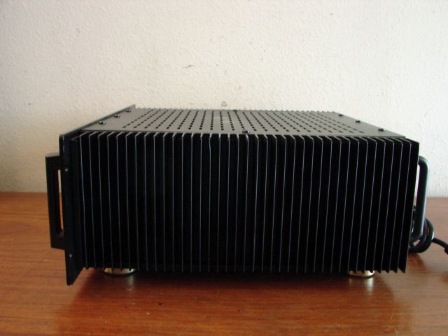 PARASOUND HCA 2200 HIGH CURRENT MONSTER POWER AMP AMPLIFIER 250WPC 