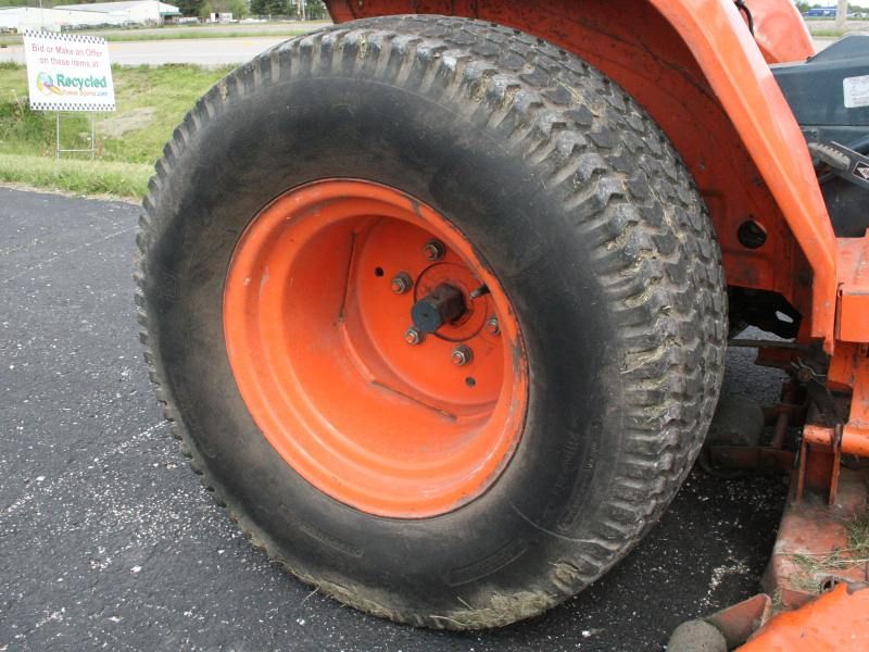 Kubota B7200 HST E Diesel Tractor w/ 50 Mowing Deck  