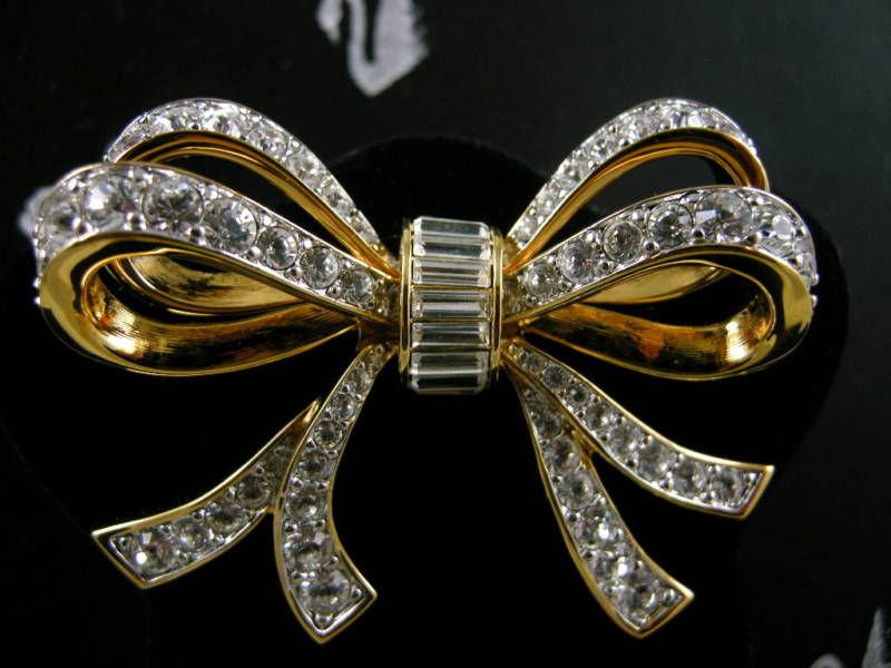 SIGNED SWAROVSKI BOW PIN /BROOCH RETIRED RARE NEW  