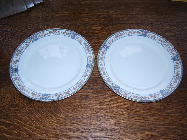 NIPPON NORITAKE THE MALAY PATTERN 8 5/8 PLATES  