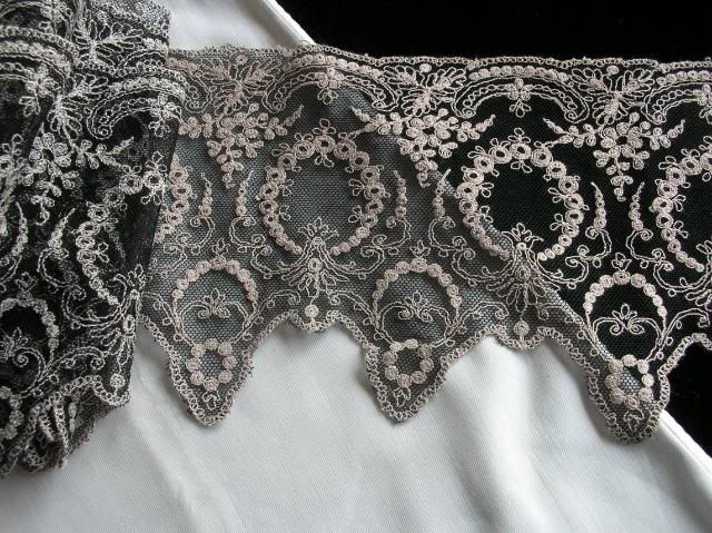 Antique/Vtg BLACK COTTON THREAD EMBROIDERED NET LACE TRIM 6 x 340 