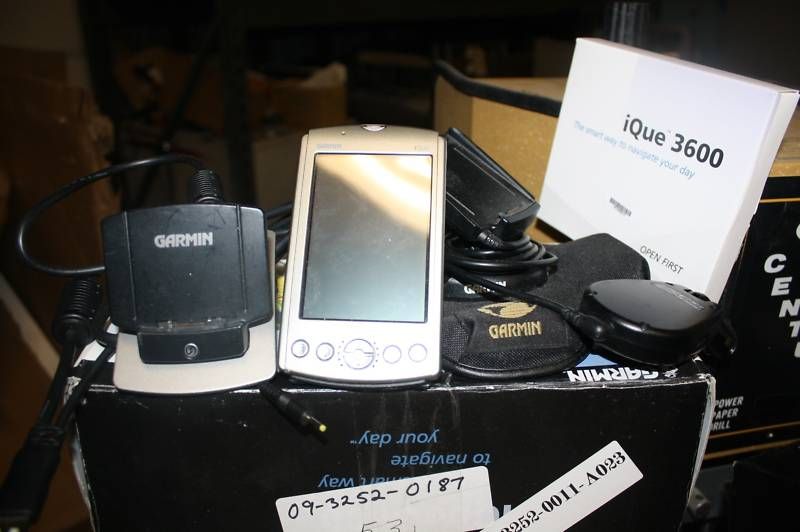 GARMIN IQUE NAVIGATOR WITH SOFTWARE ACCESSORIES  