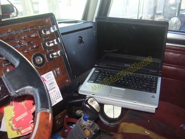 BIG TRUCK LAPTOP MOUNT FOR GPS / INTERNET / DVD  