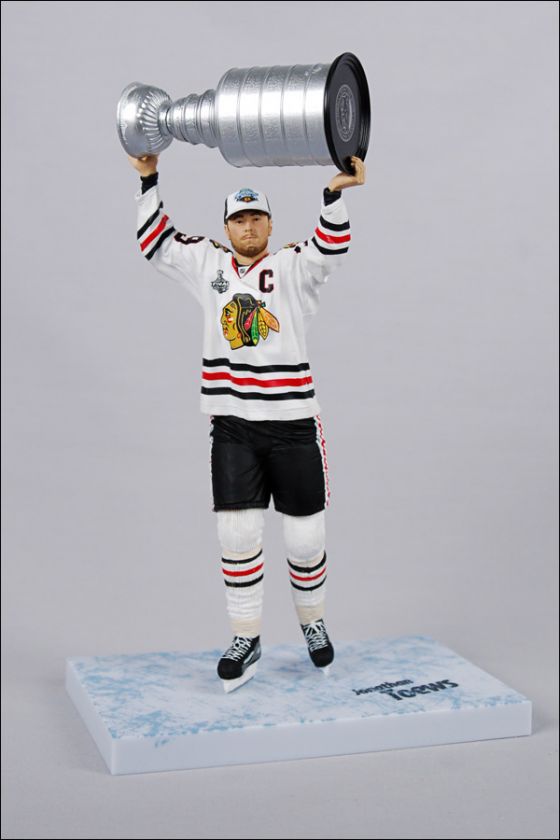 Jonathan Toews 2   Chicago Blackhawks NHL Series 28 McFarlane  