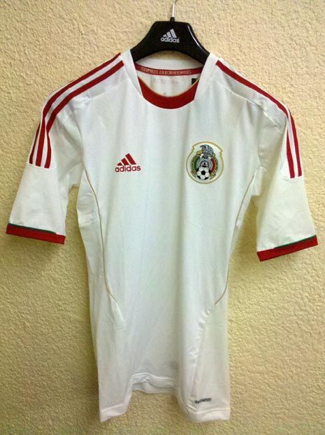   este jersey techfit que es el oficial de la seleccion mexicana 2012 de