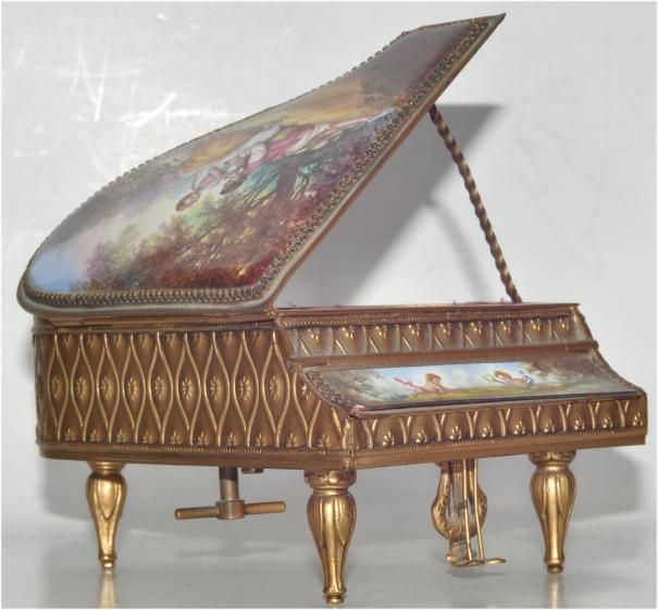 PIANO MUSIC BOX ENAMEL COURTING SCENE CHERUBS A BEAUTY*  